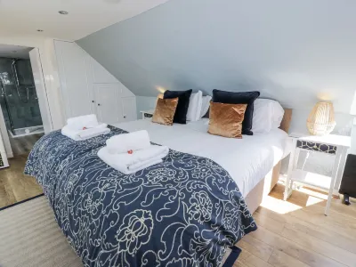 Ailsa Shores Hotels in 