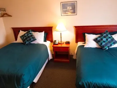 Moosomin Country Squire Inn Hotels in 