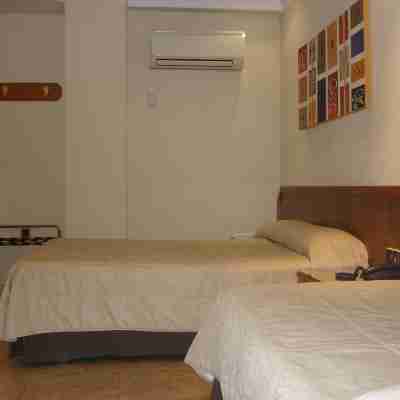 Hostal Moreno Rooms