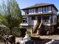 Marketa's Bed and Breakfast Hotels near Laurel Point