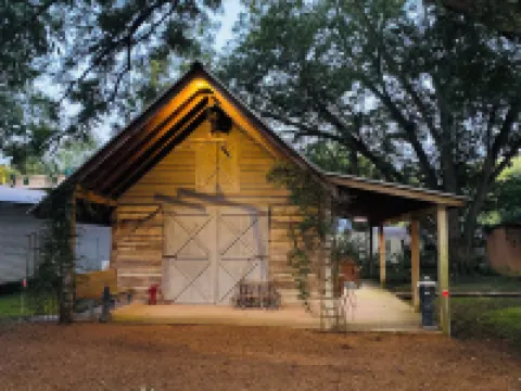 Pecan Grove Cottages Hotels in Weakley County