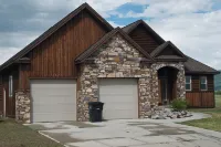 Teton Harmony by Kabino Hot Tub Pool Table Fire Pit Mtn Views 2 Levels 2 Living Rooms WiFi Grill - Boutique