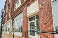Unique & Stylish Studio Loft in Huntington! - Holiday Apartments