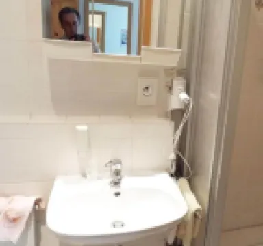 โรงแรมซัวร์ทานเนอ