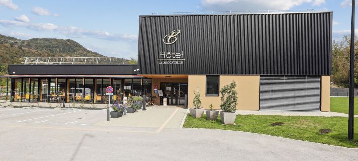 Hôtel Akena Molinges - la Brocatelle Hotels in Franche-Comté