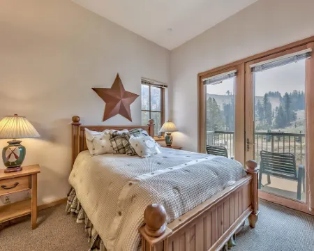 Luxury 2Br + Loft, Lodge at Kirkwood Unbeatable Location 2 Bedroom Condo by RedAwning Hotels in Kirkwood