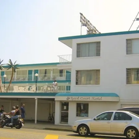 Royal Court Motel