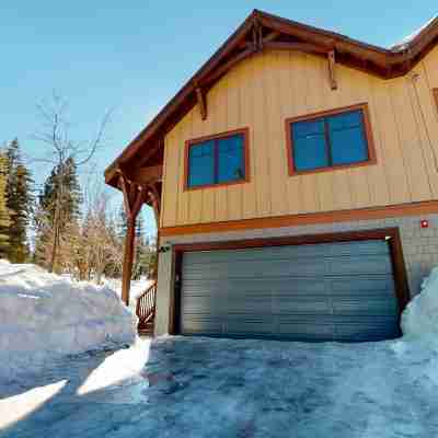 Woodwinds 1265 Luxury Townhouse, Private Hot Tub, 2 Car Garage by RedAwning Hotel Exterior