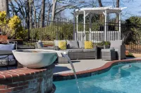 Stone Mountain Manor - Pools