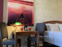 Mountain Harbor King Guest Room on Lake Ouachita Hotels in Montgomery County