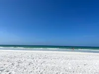 5 Minutes from Siesta Key!