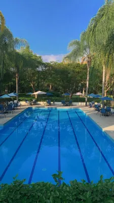 The Lorian Club Hotels near Casa De La O