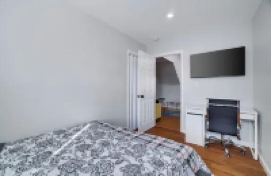 Bright 2Br Newark Retreat  Workspace & Easy Parking