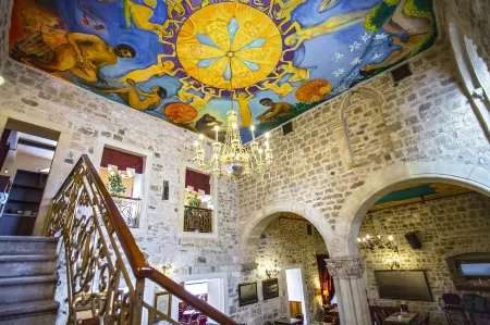 Grisogono Palace Heritage Residence Отели рядом с достопримечательностью «Дворец Диоклетиана»