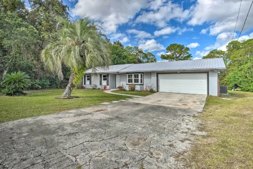 Deltona Lake House, Day Trip to Disney and Universal Hotels in Deltona