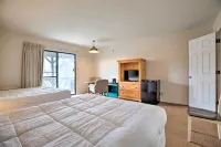 Resort-Style Lake Ozark Gem: Brand New Hot Tub! - 3-Star