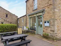 Alma House Hotels in Reeth