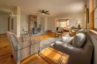 Mtn Views Colonial Home on Kingdom Trails!