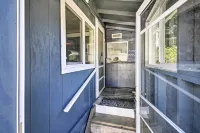 Coastal Pnw Gem w/ Hot Tub - Walk to Beach! - Wifi