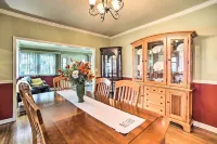 Pet-Friendly Latham Retreat ~ 7 Mi to Albany! - Wifi