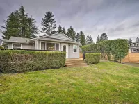 Deck + Game Room: Redmond Home ~ 17 Mi to Seattle Hotel di Redmond