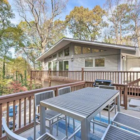 Serene Home w/ Fire Pit, Deck & Easy Access to ATL