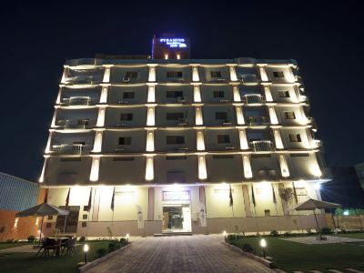 Pyramids Sunshine Inn