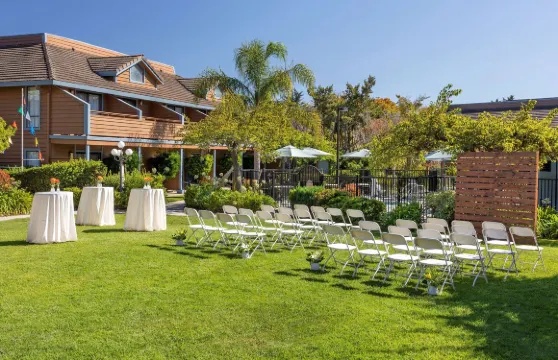 阿普託斯海崖旅館