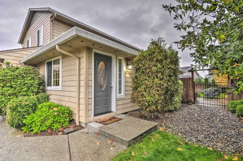 Chic Battle Ground Apartment ~ 18 Mi to Vancouver! - WiFi