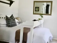 Bergview Guesthouse Swellendam Hotels near Drostdy Museum