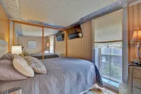 Walk to Ski Shuttle! Breckenridge Cabin w/ Hot Tub - Spa