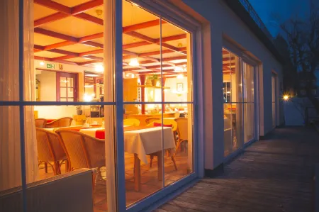 Hotel Alpenrose Отели в г. Бад-Вёрисхофен