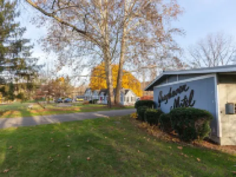 The Grayhaven Motel Hotels in Town of Ithaca