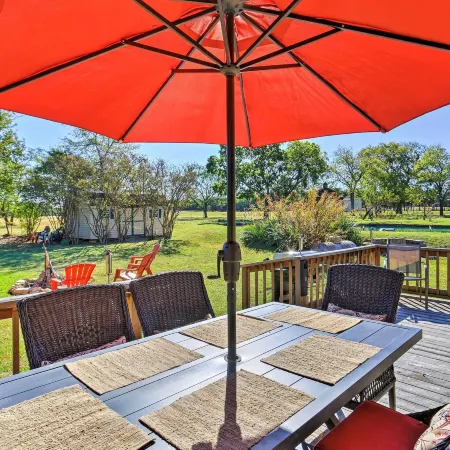 Pottsboro Home on 2 Acres w/ Hot Tub, Near Marina!