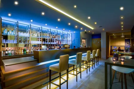 Kristallhotel Fettehenne Отели в г. Леверкузен