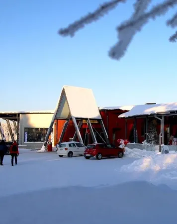 Kuukkeli Log Houses Porakka Inn