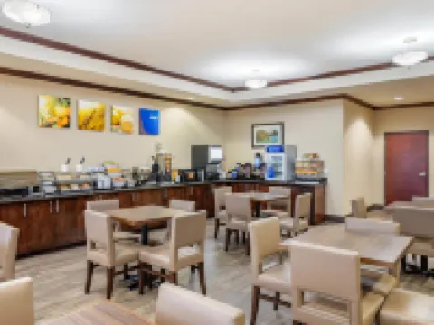Comfort Inn & Suites Navasota Hotels in Grimes County