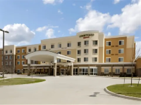 Courtyard des Moines Ankeny Hotels near Menards