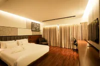 HOTEL NOAH SPIRE Отели в г. 