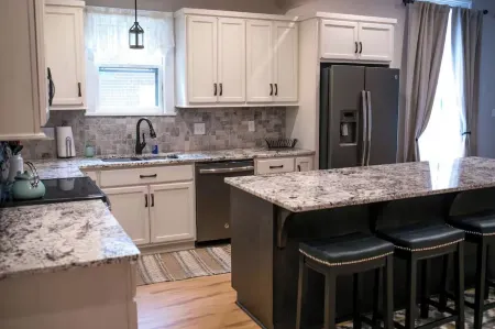 The Golden Gather: Perfect for Families & Weddings