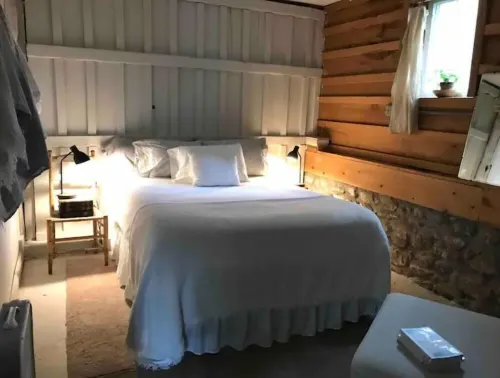 Cozy barn space  i.e “Hawthorne1