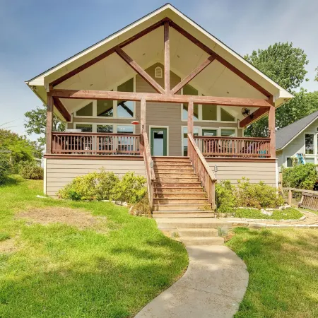 Tranquil Tool Home on Cedar Creek Fish and Kayak