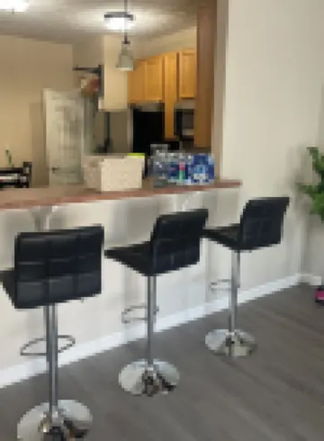 3-bedroom townhome in tranquil Delmar with WiFi, AC. Relax and unwind