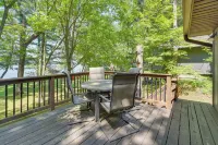 Spacious Luxury Cabin w/ Deck & Dock on Bone Lake - 3 stjerner