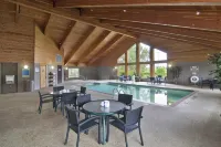 Boarders Inn & Suites by Cobblestone Hotels - Faribault - Pools