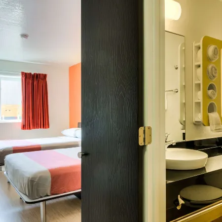 Motel 6 Arlington Heights, IL - Chicago North Central
