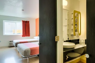 Motel 6 Arlington Heights, IL - Chicago North Central Hotels near Majewski Metro Park