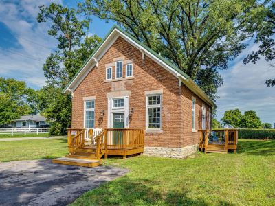 West Lafayette Home ~ 3 Mi to Purdue Campus!