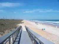 Cute Beach House half a block from the beach 🏝