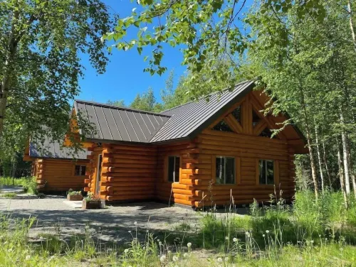 Beautiful Comfy Alaskan Log Home 2 Hotels in Wasilla